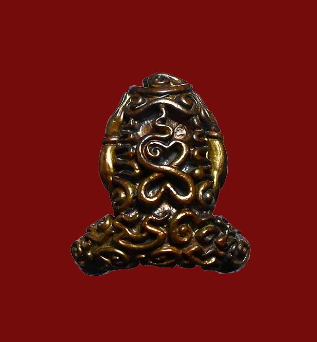 ปิดตาอุตตโม หลวงพ่อสาคร ปี53 เนื้อชนวน พิมพ์ใหญ่ เลขสวยๆ 1026 รวมได้ 9 พิเศษมีเข็ม 2 เล็ม นิยมครับ ก