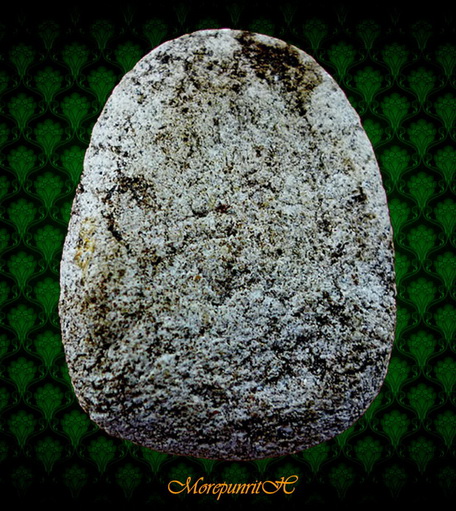 พระกรุเนื้อผงพุทธคุณพิมพ์พระสมเด็จสามชั้น กรุวัดใหม่ปากบาง จ.พระนครศรีอยุธยา (๒)