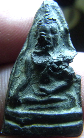 พระนางตะกวน เนื้อชินเงิน กรุเขาพนมเพลิง เคาะเดียว