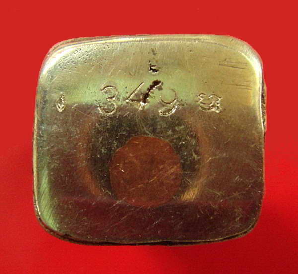 หลวงพ่อทวด พิมพ์เบตง 101 ปี อาจารย์ทิม เนื้ออัลปาก้า บรรจุมวลสารปี 97 พร้อมกล่องเดิมจากวัด