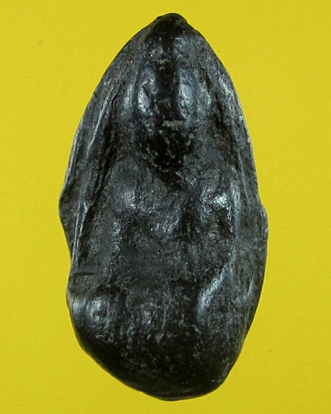 พระพิจิตรเม็ดน้อยหน่า หลังไม่มียันต์