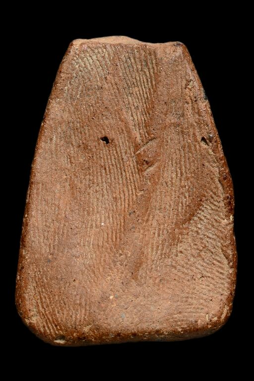 พระสรรนั่งไหล่ตรง จ.ชัยนาท