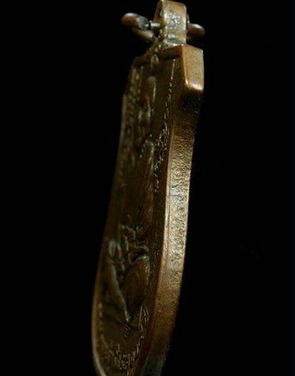 เหรียญนารายณ์ทรงครุฑ หลวงปู่หมุน วัดบ้านจาน โค๊ตวัดสุทัศน์ ปี42 รุ่นเจริญลาภ