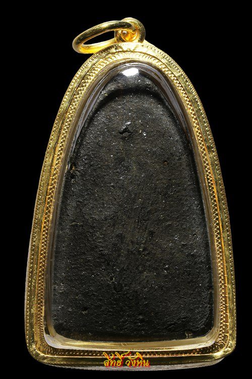 พระหลวงปู่ทวดเนื้อว่านปี 2524((((พิมพ์ใหญ่)))) เลี่ยมทองยกซุ้มงามๆ+บัตรรับรอง