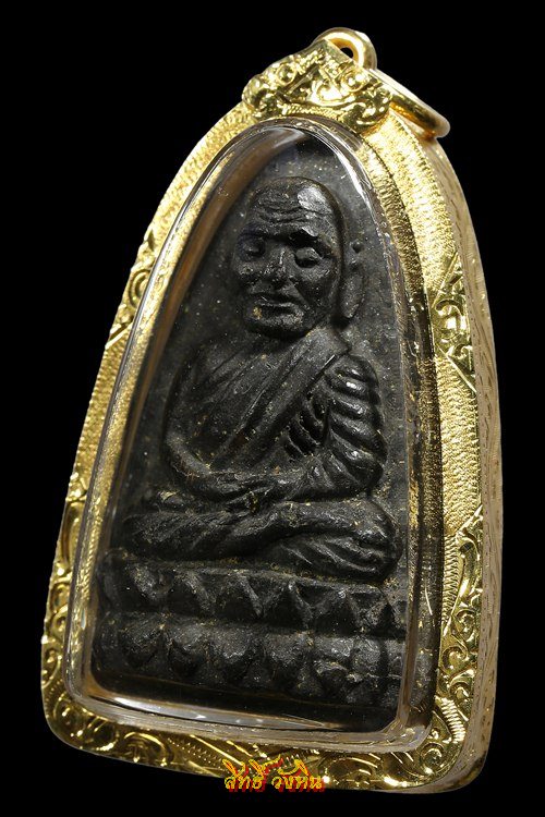 พระหลวงปู่ทวดเนื้อว่านปี 2524((((พิมพ์ใหญ่)))) เลี่ยมทองยกซุ้มงามๆ+บัตรรับรอง