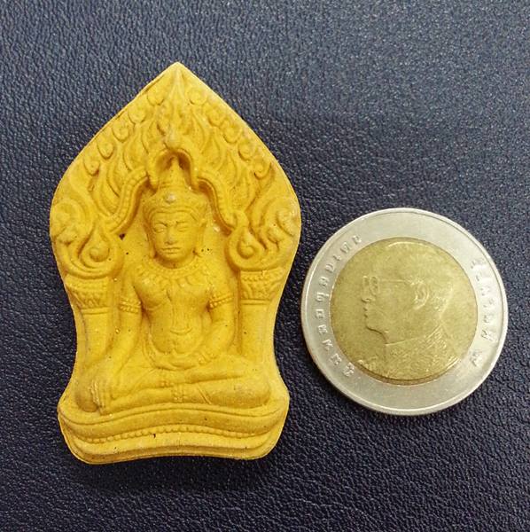 พระยอดขุนพลบ้านค่าย หลวงพ่อสาคร วัดหนองกรับ เนื้อผงพรายกุมารว่านดอกทอง โรยพลอยเสก ปี52 No.10136