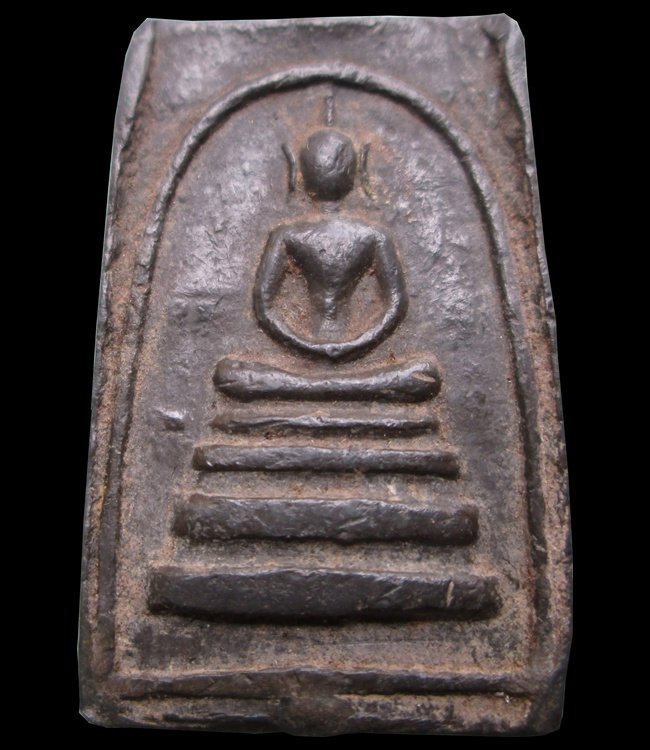 พระสมเด็จเนื้อตะกั่ว หลวงปู่โต๊ะ ปลุกเสก ถือเป็นเนื้อตะกั่วรุ่น 4ครับพระมีการอัดขอบเข้าตลับครับ