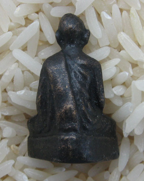 รูปเหมือนลอยองค์รุ่นแรก หลวงปู่ขาว อนาลโย วัดถ้ำกลองเพล ปี พ.ศ.2511 สภาพสวยเดิมครับ 1