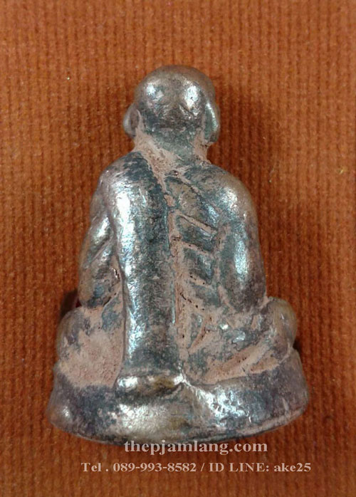พ่อท่านคล้าย(3) รูปหล่อโบราณ พิมพ์ก้นอุ รุ่น เงินทองไหลมา บารมีพ่อท่านคล้าย 59