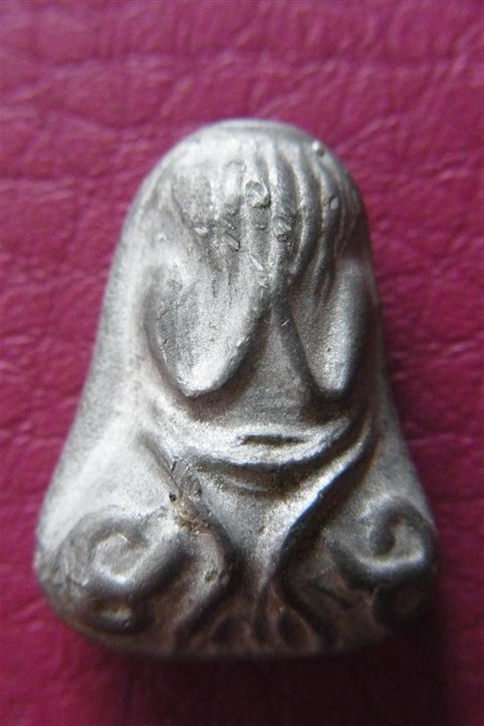 พระปิดตาเจ้าคุณผล วัดหนัง บางขุนเทียน พิมพ์นะหัวเข่า เนื้อตะกั่ว..