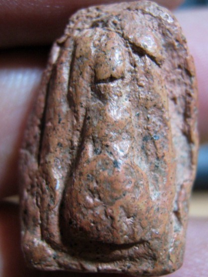 พระรอด เนื้อดิน ปีกกว้าง กรุวัดโปรดเกตุ จ.นนทบุรี มาพร้อมบัตรรับรองความแท้ 