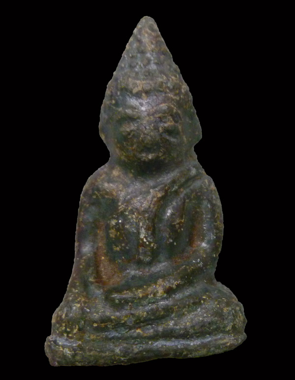 พระแก้บนอยุธยา ฐานเตี้ย ขนาดห้อยคอได้ สูง ๓.๕ ซม.