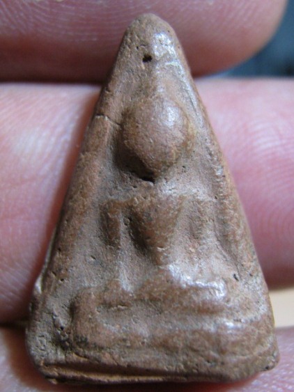 พระนางพญา เนื้อดิน กรุวัดคู้ยาง จ.กำแพงเพชร สภาพพอใช้ 