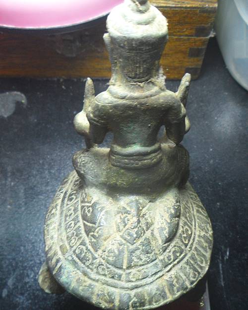 พระบูชาทรงเต้าไม่รู้ที่ หน้าตัก2นิ้วเต้า3นิ้วยาว5นิ้วสูง5นิ้วเคาะเดียวแดง