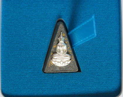 สมเด็จจิตรดา 2 รุ่นพระกำลังแผ่นดิน ปี2539 บุหน้ากากเงินพิมพ์เล็ก พระดีๆอีกรุ่นที่น่าสะสมบูชามากๆครับ