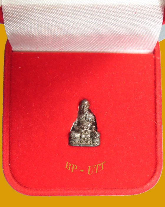 ( นวะโลหะ กล่องเดิม) รูปเหมือนเล็กหลวงพ่อจรัญ วัดอัมพวัน สิงห์บุรี รุ่นสร้างพระธรรมเจดีย์สิงหบูราจย์