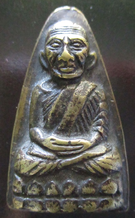 หลวงปู่ทวดหลังตัวหนังสือ ปี 08 พิมพ์หน้ายักษ์