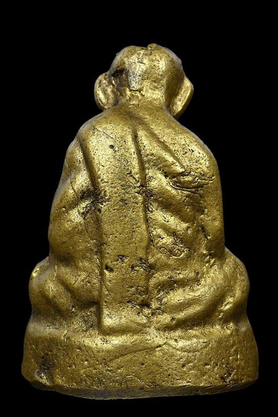 รูปหล่อหลังคู้ ปี 03 พ่อท่านคล้าย หนังสือเลยฐาน สวย นิยมครับ