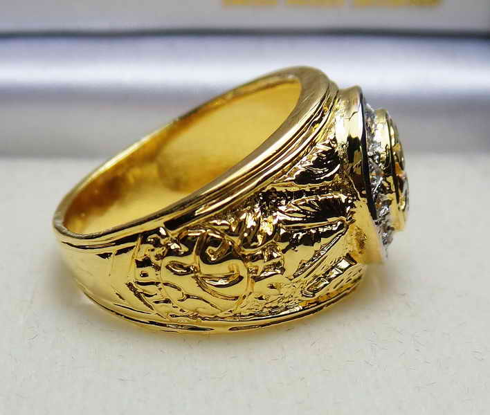 แหวน ภปร ชุดเราเทิดทูนเหนือหัว ฉลองครองราช 50 ปี