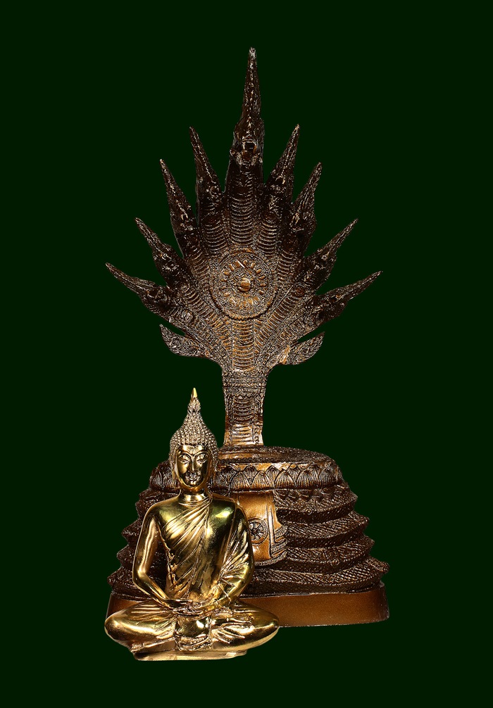 พระบูชานาคปรก สองถอด ไม่ทราบที่ เนื้อทองเหลือง หล่อหนา