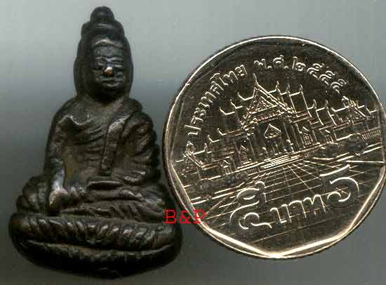 *รูปหล่อฯ ลอยองค์..ลพ.เพชร วัดท่าหลวง พิจิตร*