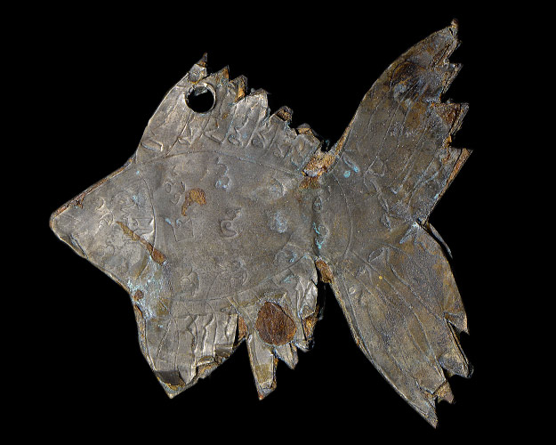 ปลาตะเพียนเงิน2หน้า งานมือจารมือ หลวงพ่อจง วัดหน้าต่างนอก จ.อยุธยา ขนาดใหญ่เท่าฝ่ามือ สวยสวยครับ