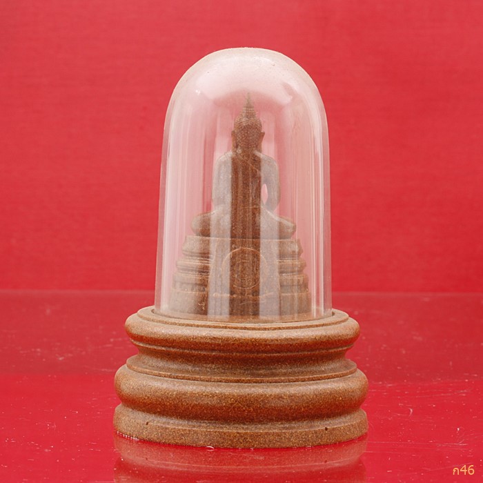 พระบูชาตั้งหน้ารถหลวงพ่อโสธร เนื้อกระเบื้องหลังคาโบสถ์