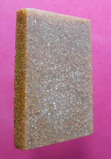 พระผงกระเบื้อหลังคาโบสถ์พระพุทธโสธร วัดโสธรวรารามวรวิหาร แปดริ้ว สวยครับ