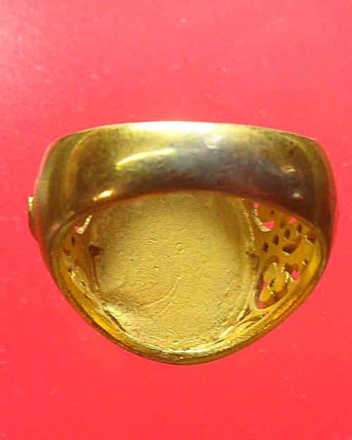 แหวนหลวงพ่อแพ วัดพิกุลทอง สิงห์บุรี เคาะเดียวแดง