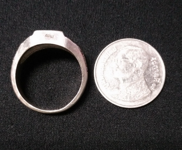 แหวนเงินหลวงพ่อรวยเคาะเดียว