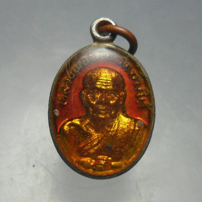 เหรียญเม็ดแตงลงยา หลวงปู่ทวด หลังอาจารย์ทิม วัดช้างให้