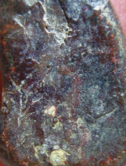 พระท่ากระดานน้อย เนื้อตะกั่วสนิมแดง กรุศาลเจ้า จ.ราชบุรี พระปีกกว้าง หลังแดง ๆ ดูง่าย