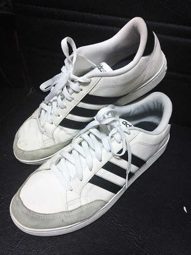 รองเท้า adidas เบอร์ 42.5