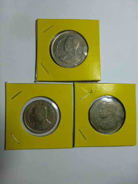 1.เหรียญราคา 1 , 5 บาท หลังพญาครุฑ ปี 2515 , ปี 2525 รวม 3 เหรียญ