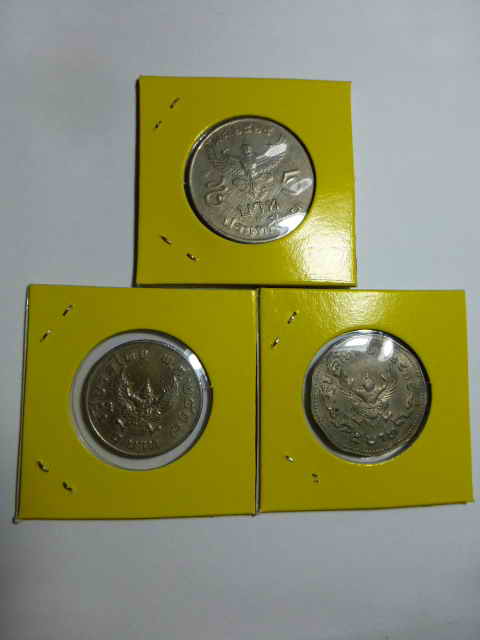 1.เหรียญราคา 1 , 5 บาท หลังพญาครุฑ ปี 2515 , ปี 2525 รวม 3 เหรียญ