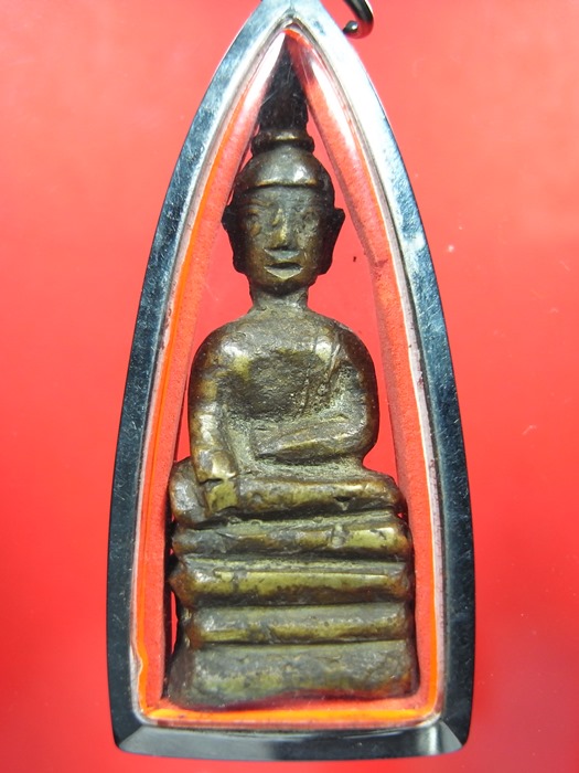 พระเชียงรุ้ง 