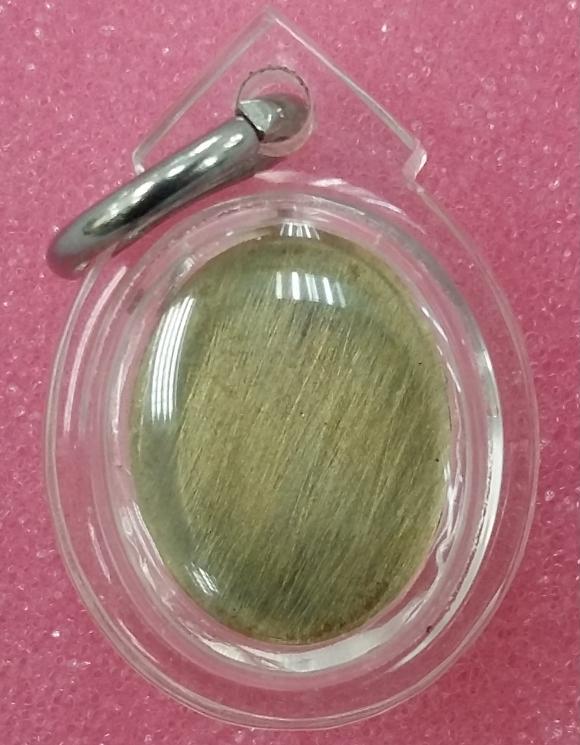 หัวแหวนหลวงปู่ทวด ปี06 เนื้ออัลปาก้า สวยเดิมเลี่ยมพร้อมใช้ๆครับ