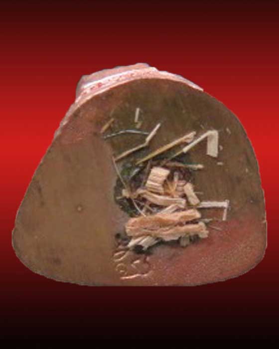 รูปหล่อรุ่นแรก หลวงปู่จักร วัดเขารังไก่ ก้นอุดผงพุทธคุณโรยด้วยแร่เหล็กไหลป่า เนื้อทองแดง 1โค๊ด