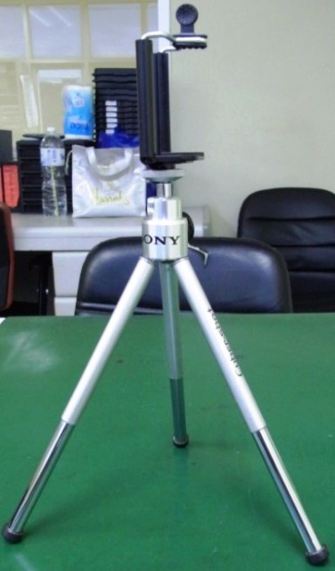 ขาตั้งกล้องพร้อมตัวหนับครับ