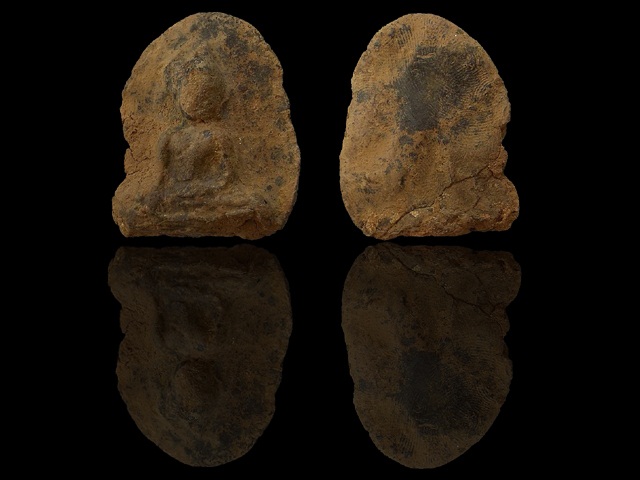 พระร่วงนั่งเข่ากว้าง กรุ สปจ กำแพงเพชร ตลับเงิน 