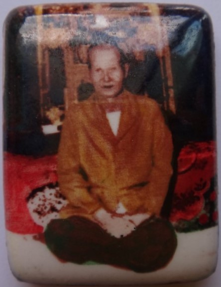 ล็อคเก็ตคุณแม่บุญเรือน อุดผงครูบากฤษดา วัดสันพระเจ้าแดง ปลุกเสก เคาะเดียว