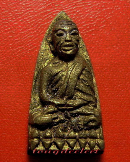 พระหลวงปู่ทวดหลังเตารีดเล็กหน้าอาปาเช่ รุ่นสร้างโรงพยาบาลโคกโพธิ์ เนื้อทองทิพย์ หายาก สวยมากค่ะ