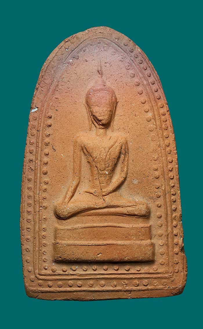 พระสรรค์นั่งข้างเม็ดเนื้อดิน หลวงพ่อกวยองค์ที่ 6