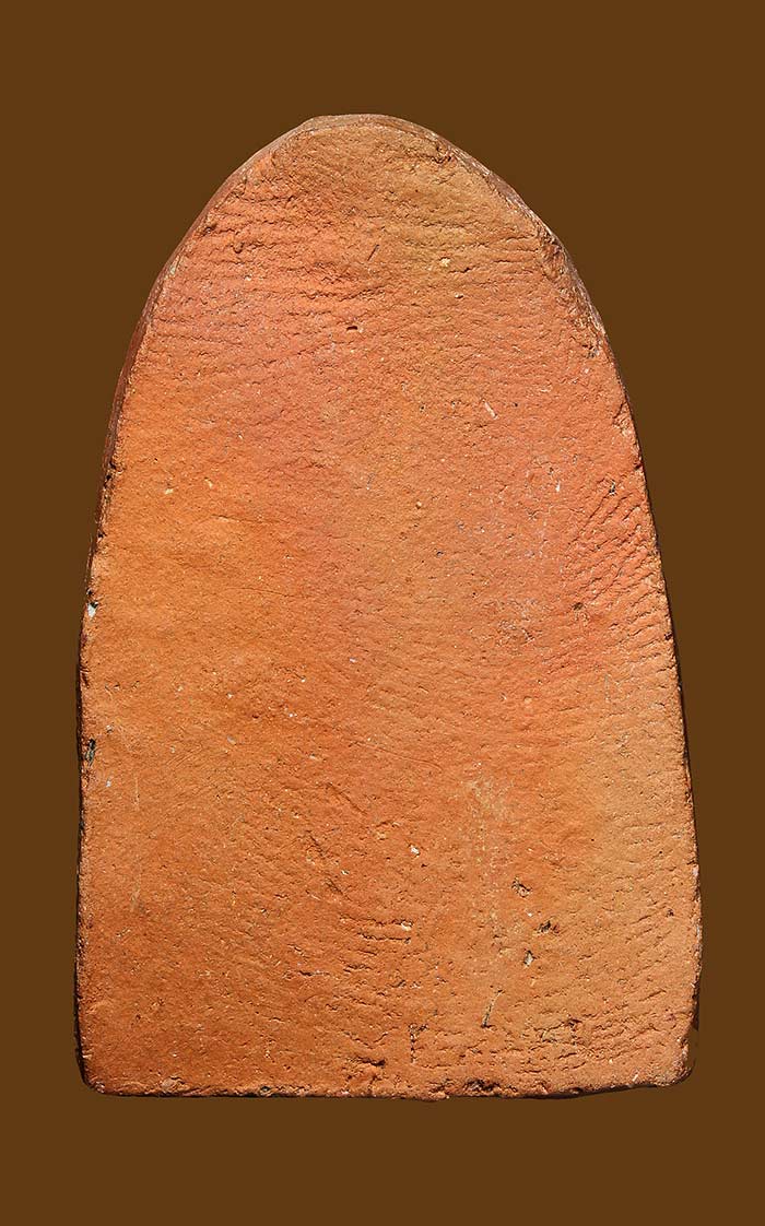 พระสรรค์นั่งข้างเม็ดเนื้อดิน หลวงพ่อกวยองค์ที่ 7