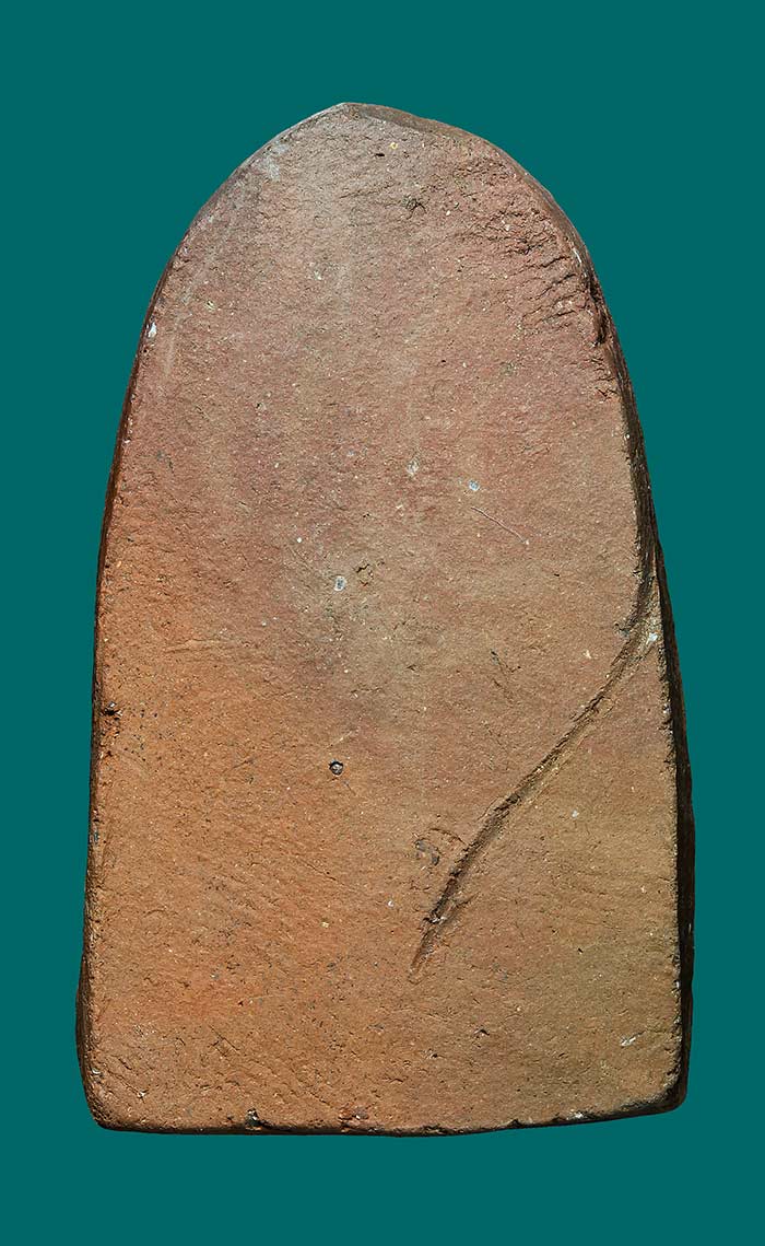 พระสรรค์นั่งข้างเม็ดเนื้อดิน หลวงพ่อกวยองค์ที่ 6