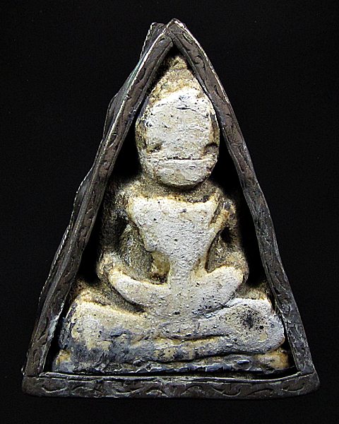 พระกรุวัดทัพช้าวพิมพ์หลวงพ่อโต เลี่ยมเงินโบราณ สูง4ซ.ม.กว้าง3ซ.ม.