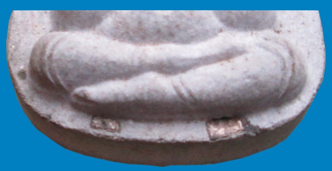 พระปิดตาหลังยันต์ 9 นะ ตะกรุดเงินคู่ หลวงปู่โต๊ะ รุ่น 108 ปี ปี38 สวยมาก กล่องvisonเคาะแรกแดงครับ