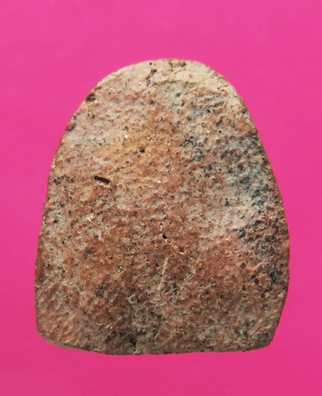 พระกรุวัดราชนัดดา พิมพ์เล็บมือปรกโพธิ์ เนือดิน