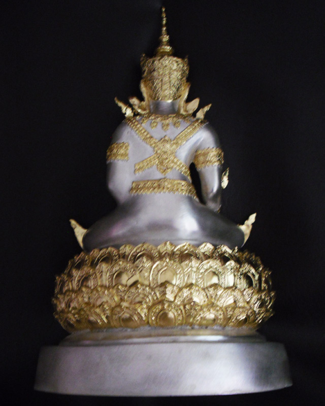 พระบูชาทรงเครื่อง หน้าตัก 5 นิ้ว ผิวกัดเงิน ปิดทองคำแท้