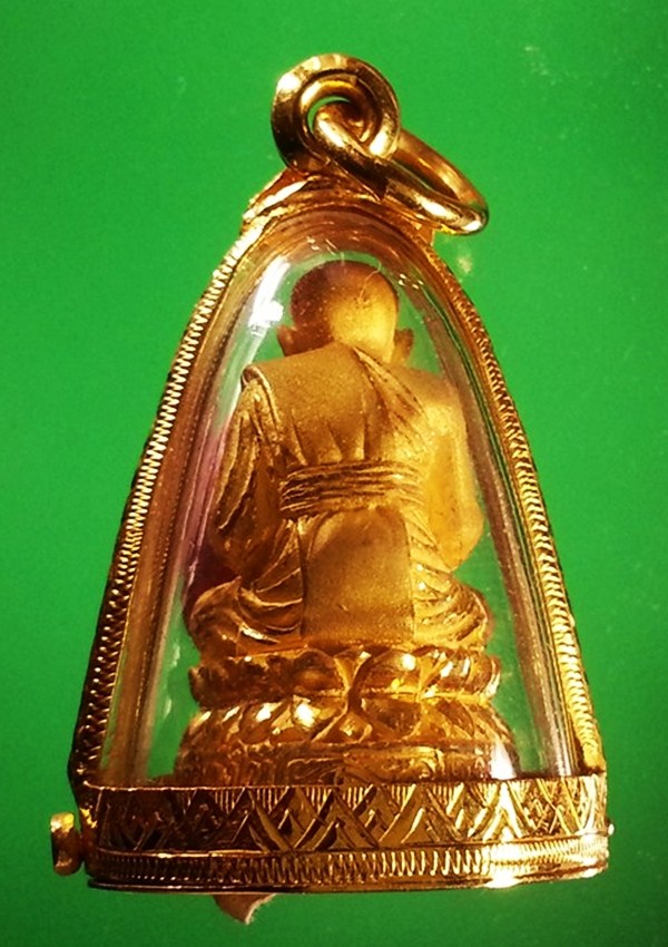 รูปเหมือน หลวงปู่ทวด วัดช้างให้ เนื้อทองคำ พร้อมกระเช้าทองคำ